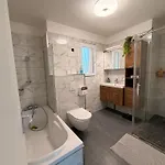 Appartement Maison Avec Piscine, Ideale Pour Les & Sejours Professionnels *